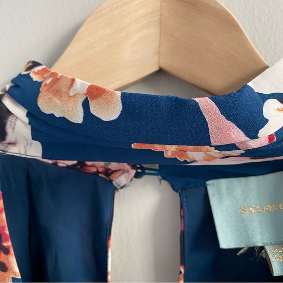 SKIES are Blue Floral Bell Sleeve Dress Key Hole Detail Women's Size Small - Picture 8 of 12